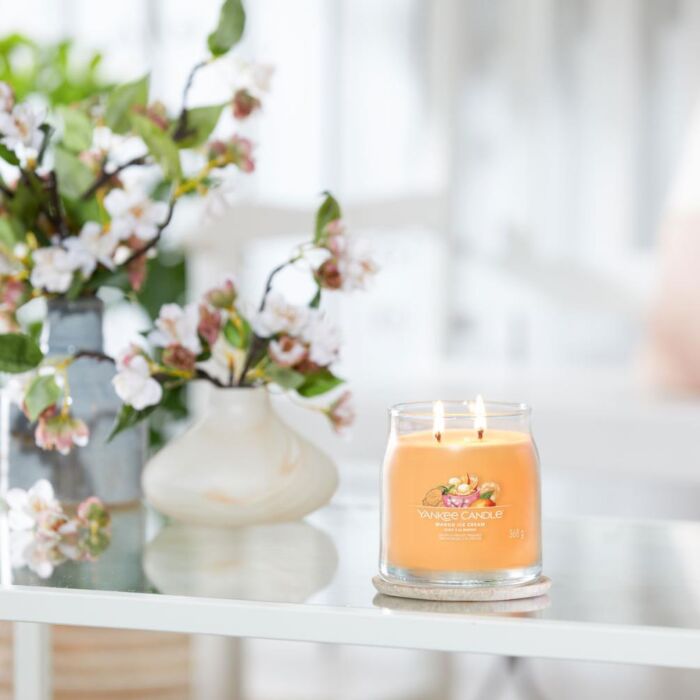Yankee Candle Mango Ice Cream - Signature Medium Jar
